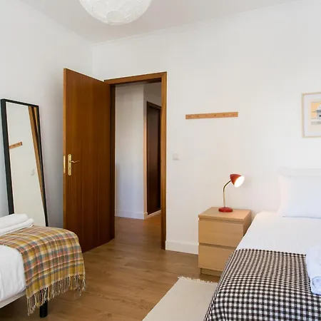 E Confortável Junto Ao Bairro Da Graça *