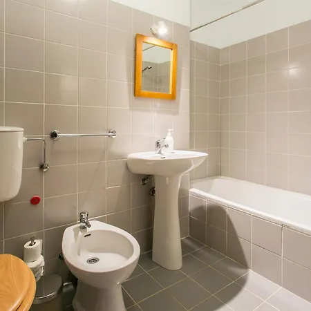 E Confortável Junto Ao Bairro Da Graça *